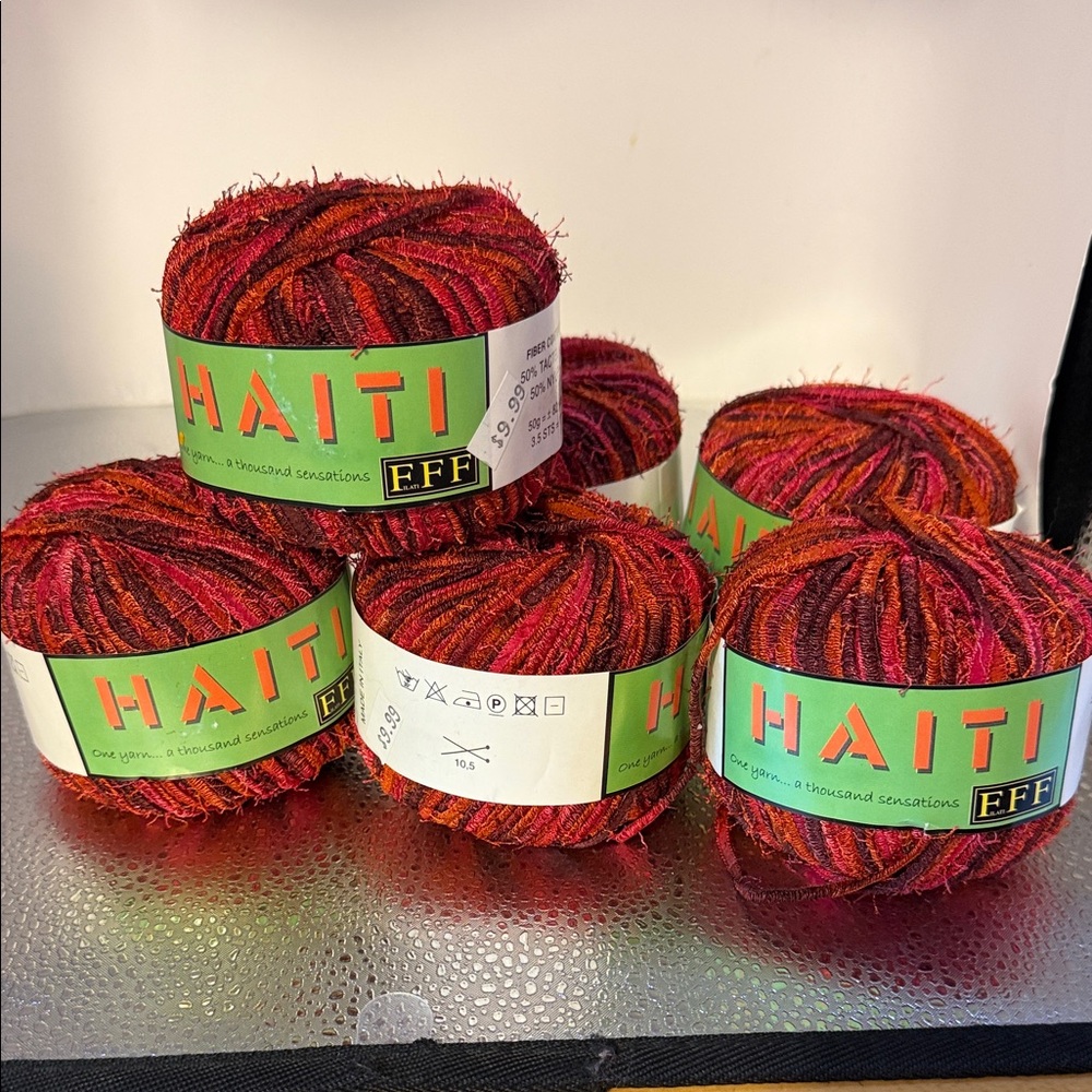 Yarn 6 Balls Red Multi-Tone Textured Yarn Ball